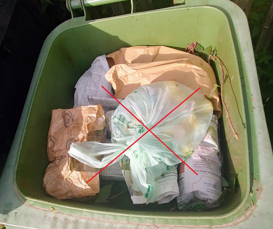 Kompostierbare Biomüllbeutel gehören nicht in die Biotonne